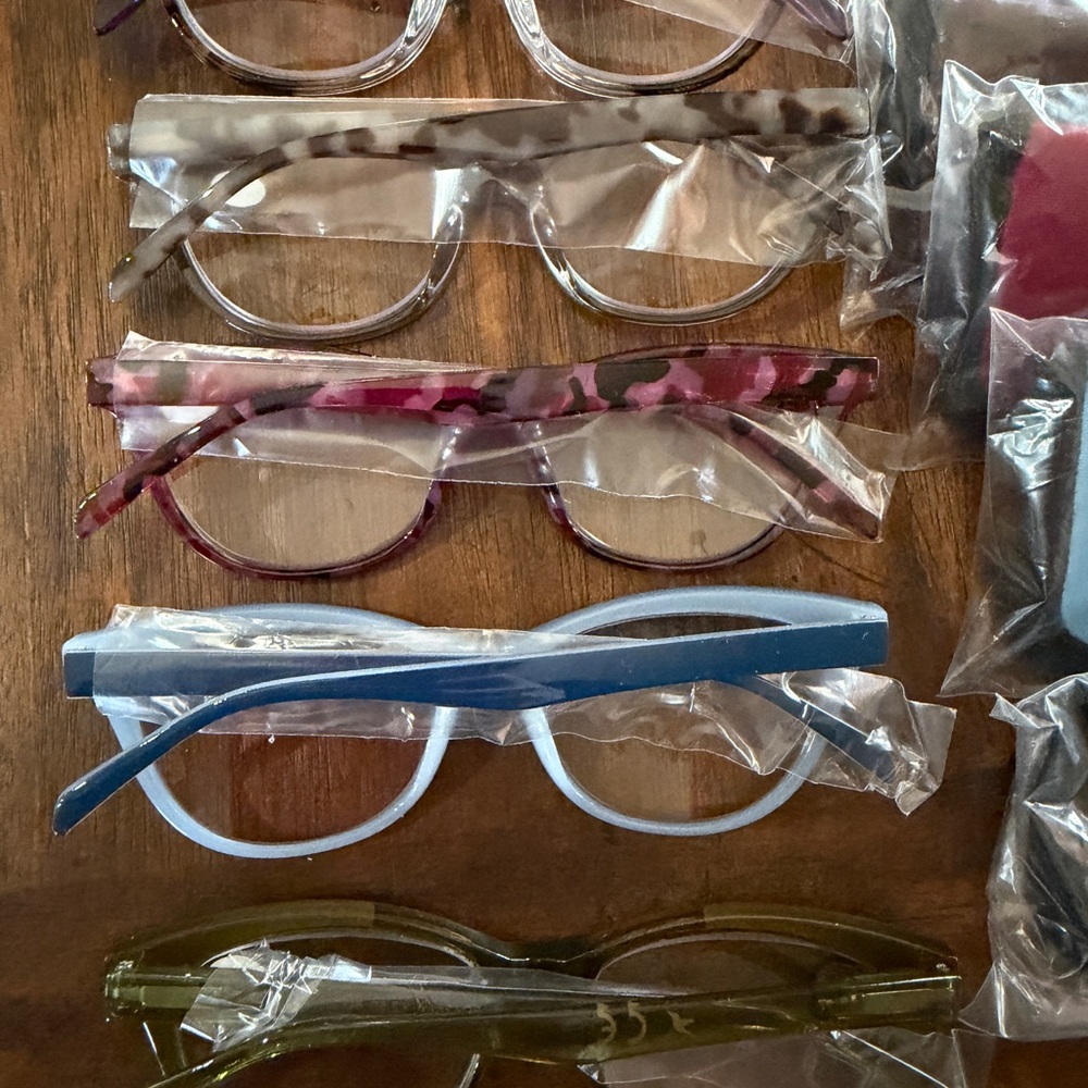 Hummingbird Reading Eyeglasses Set of 5 with Colorful Cases - Picture 4 of 7